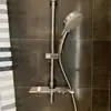 The shower uses a thermostatique selector so you can easily select the water temperature (the hot water comes from a 100 liters hot-water tank)